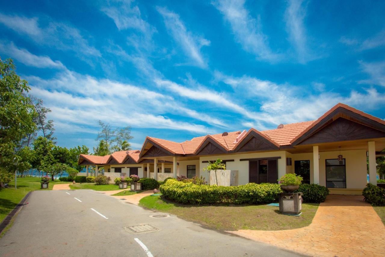 Borneo Beach Villas Kota Kinabalu Exterior photo
